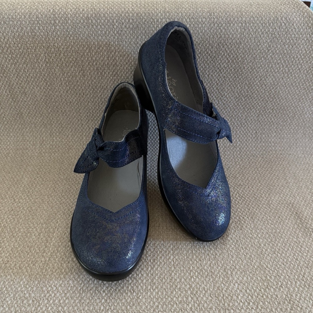 Alegria Ella Metallic Blue Iridescent Mary Jane Shoes Sz 39 (EU) Comfort Wedge